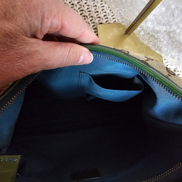 Gucci Abbey Hobo PM - Picture 11 of 14